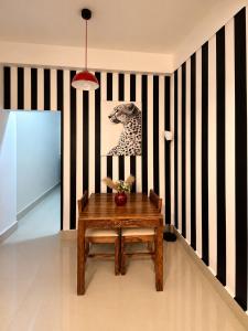 DeAmour, ZooRoad, 5 mins From City Centre Mall