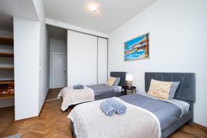 Best View to the Old Town Tallinn, 2BR, 2-bath