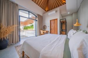 3BR Umalas Villa - Private Pool & Rooftop Terrace