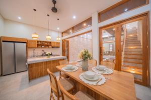 3BR Umalas Villa - Private Pool & Rooftop Terrace