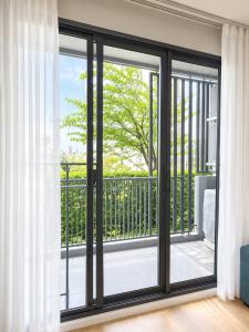 Modern one bedroom, 3 mins to MRT Suthisarn and Ratchadaphisek