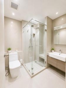 Modern one bedroom, 3 mins to MRT Suthisarn and Ratchadaphisek