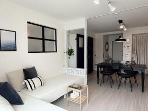 Tsubaki Twin Top Floor 303 Seaside 4 Min Walk to the Sea