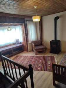 Karaot Authentic Stone House,Jacuzzi,Air Conditioning,Barbecue,Wi-Fi