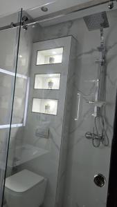 Modern 2 bedroom flat, Furnished & ready to move