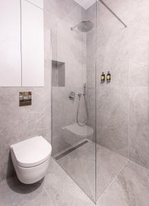 Nad Zatoką Apartament premium 108 z widokiem na jezioro by Warmia4Rent,