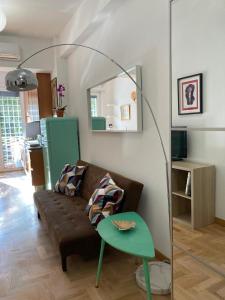 Aventino-Piramide Quiet Studio with Garden-View Terrace