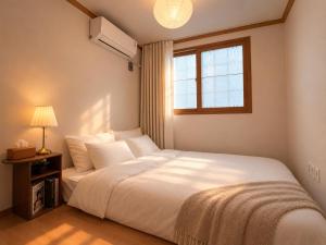 Special Offer # Banwoldang Stn 4min # 2 Bedrooms, 4 Guest # Daegu City Center, Seomun Market