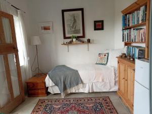Petlyn Eco Cottage Tiny home peaceful pet friendly off grid in Wilderness