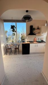 Beachfront Studio with Sea View - Neoi Epivates