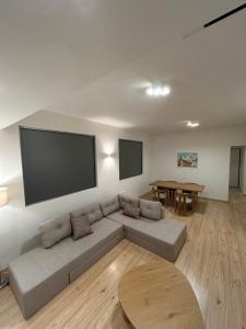 Pentelis 7A Apartment