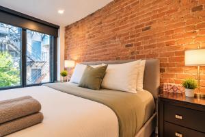 Luxury apartment in heart of downtown