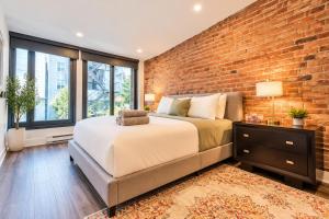 Luxury apartment in heart of downtown