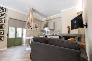 Lakeside Escape, outdoor porch, AC, fiber Wi-Fi