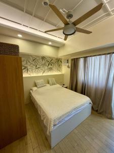 Modern Manhattan Plaza Aesthetic 2Br at Araneta City