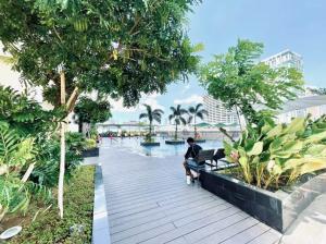 Modern Manhattan Plaza Aesthetic 2Br at Araneta City