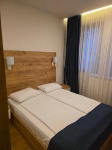 Aura suites 1