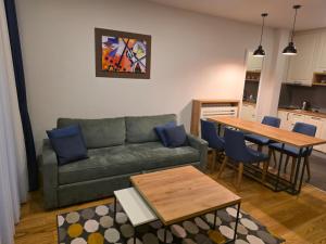 Aura suites 1