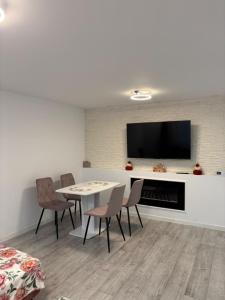 Lad Petite Maison - FREE Privat Parking -