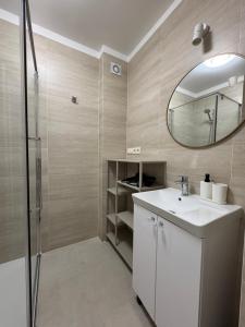 LYNA Home - Gold