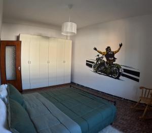 Elenberg Beds & Bikers
