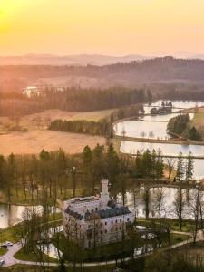 Zamek Karpniki Schloss Fischbach