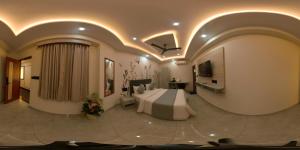 Hotel Highway Inn