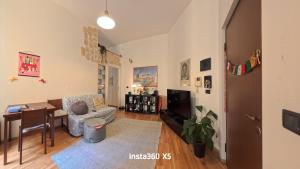 Apartment in a historic building, Bologna city center