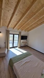 VISTRA - House of The Mountains