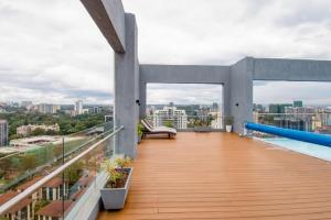 Gem Land Residence MR Ts Palace-Heated pool and a magical City skyline view!!