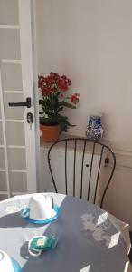Aventino-Piramide Quiet Studio with Garden-View Terrace