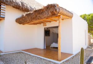 Nomena Lodge
