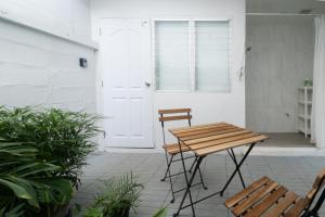 The Blue Door 3 Bedroom House Sukhumvit 4