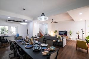 The Blue Door 3 Bedroom House Sukhumvit 4