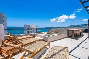 Private Plunge Pool Condo wCar. Steps to Beach