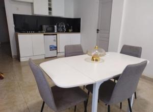 Appartement au calme, climatisé au centre ville