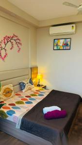 APEX HUB Studio Apartment Alpha 2nd Near Expo Mart,Parichowk And Knowledge park Greater Noida