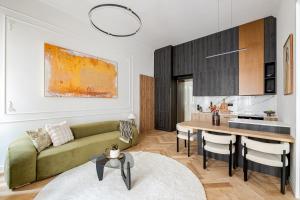 Downtown Chic Elegant Budapest Gem