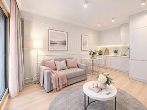 Mennica Residence Premium Collection