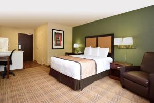 Queen Studio - Non-Smoking room in Extended Stay America Suites - Houston - Med Ctr - Greenway Plaza