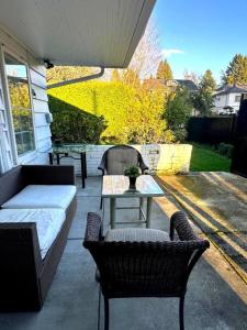 The Garden Homestay 5-10 Min to YVR & Downtown