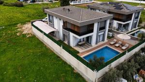 Modern Luxury Villa