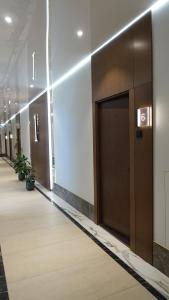 Modern Design Apartment, 10-min walk to beach
