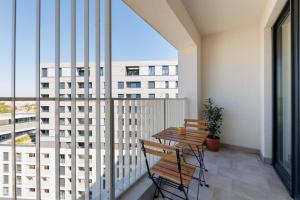 City-center apartment with parking and balcony