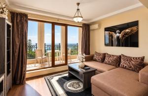 Elegant 1BR Apartment with Sea Panorama - Argisht Palace