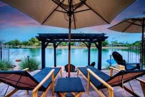 Lakefront Oasis Pool, Hot Tub, Dock, Pedal Boat