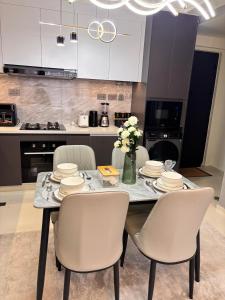 1BR in Westlands, 2 Min Walk to GTC with Rooftop Pool & Gym