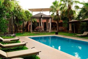 Royal Palm Riad, Breakfast, Lunch, Transport and Luxury Activities