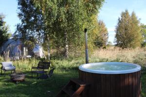 OAAS Dome House - Hottube, Sauna, Chimney & BBQ Included in Price