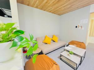 Entire house 8 ppl Great access to Hakata and Fukuoka Airport by car 2 bedrooms projector included